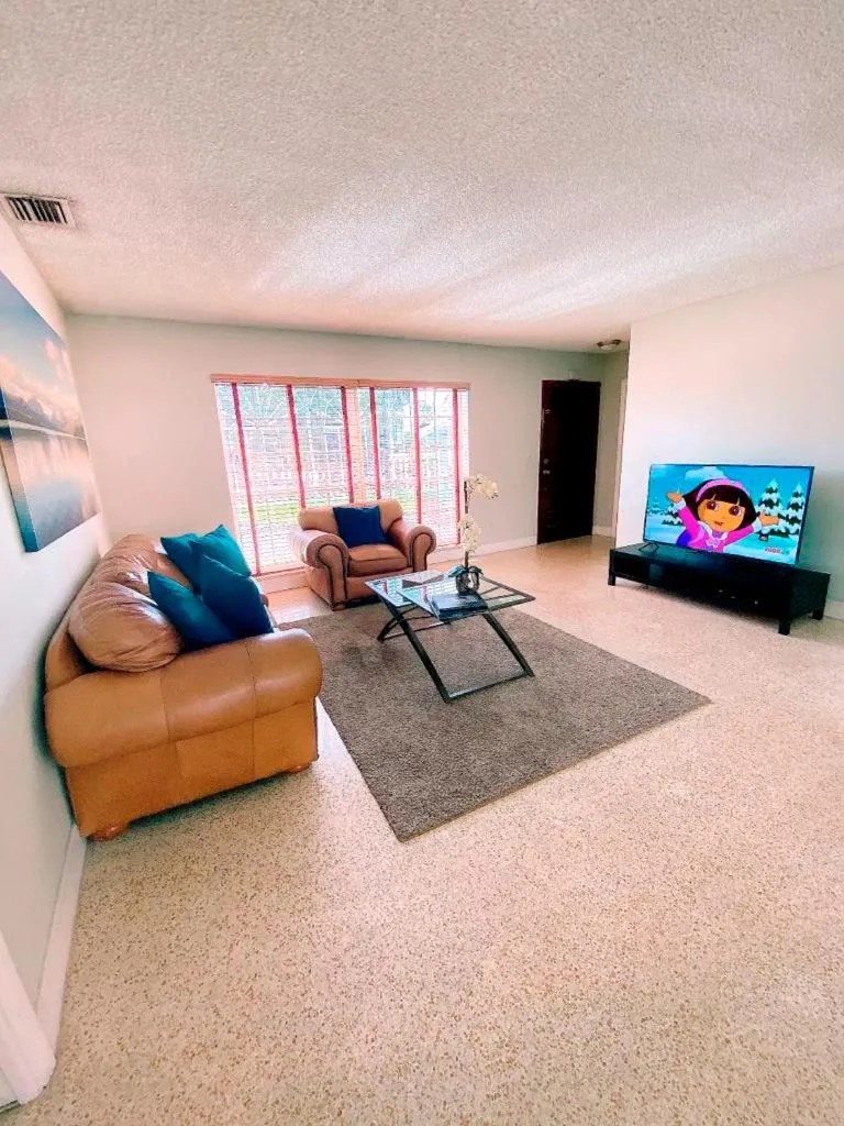 Image 5 of Beautiful Miami Home 13 Minutes Away From MIA