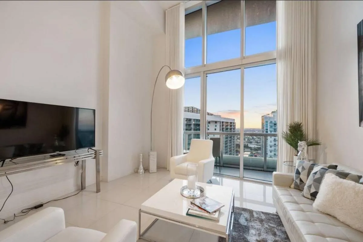 Image 5 of Beautiful One Bedroom Condo 16ft ceilings at the W