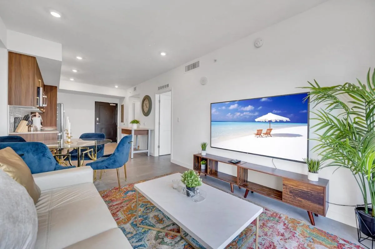 Image 1 of Beautiful Property with King Bed & Free Parking