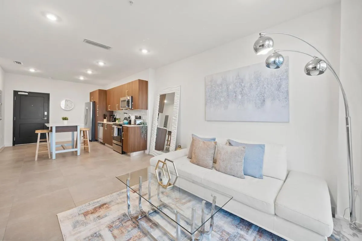 Image 1 of Beautiful Unit in Downtown Miami With Free Parking
