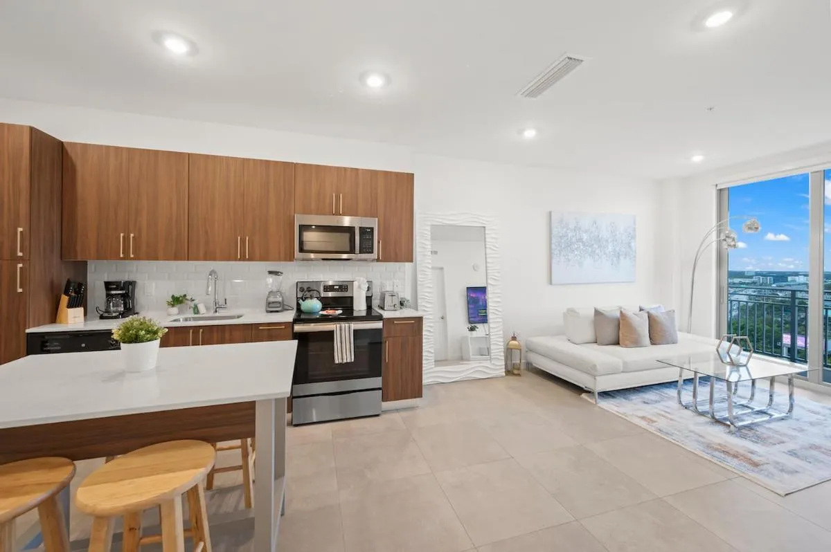 Image 2 of Beautiful Unit in Downtown Miami With Free Parking