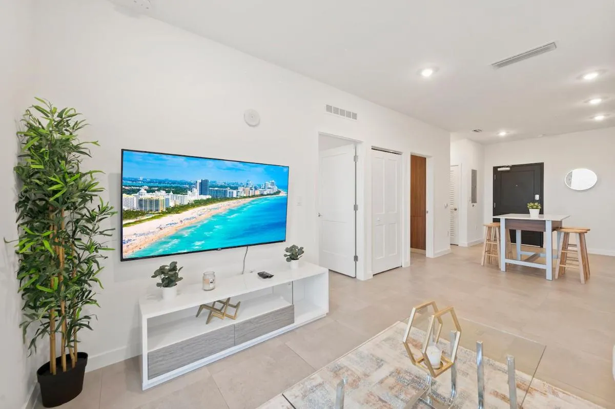 Image 4 of Beautiful Unit in Downtown Miami With Free Parking