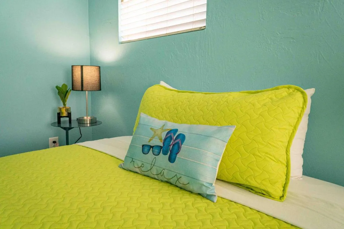 Image 6 of Beds n’ Drinks