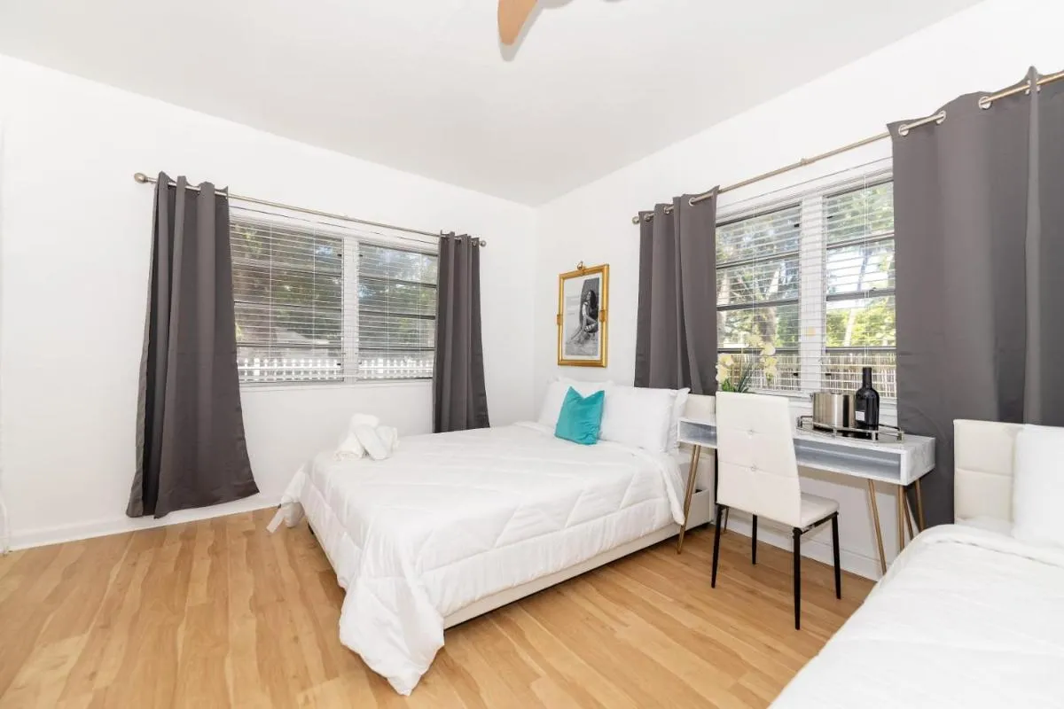 Image 1 of Bellamor Apts at 5th St Shopping Mall