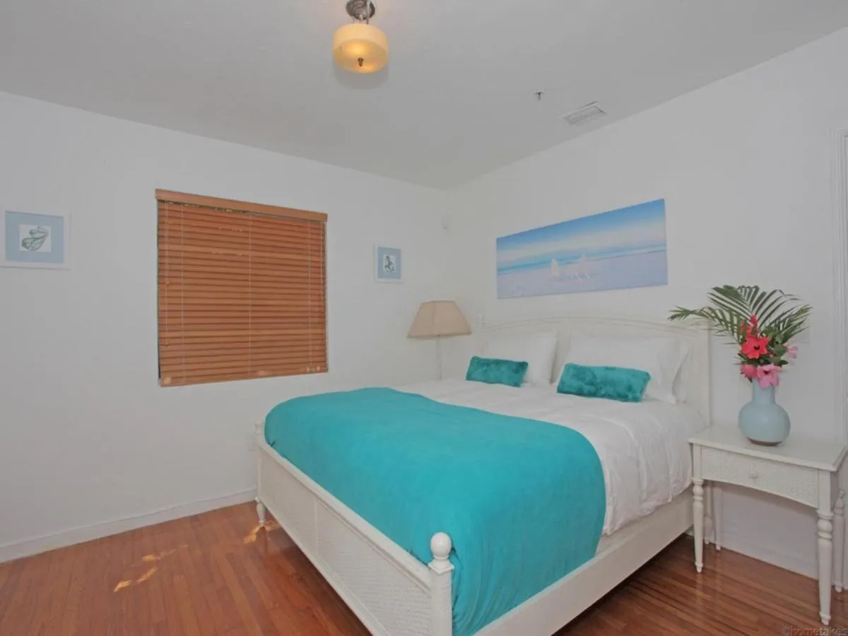 Image 5 of Bikini Lodge