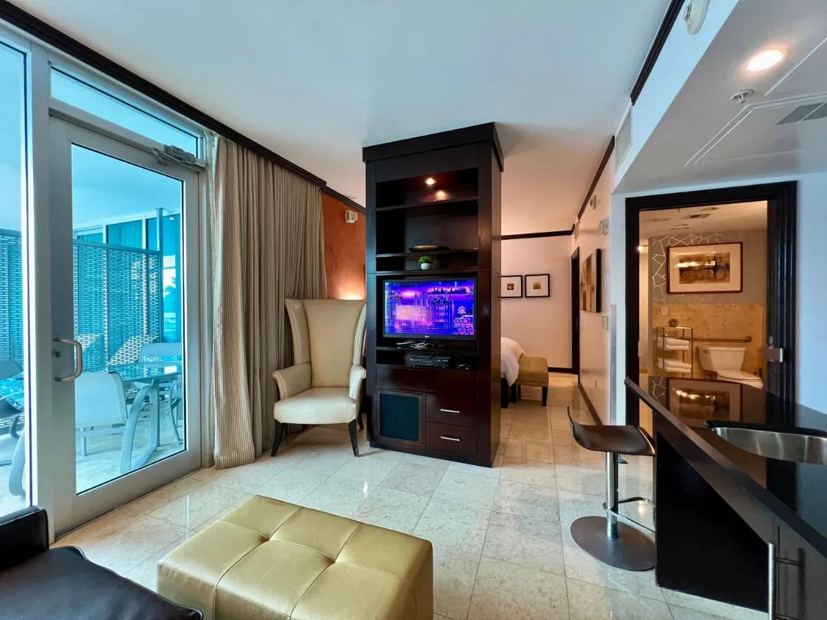 Image 4 of Boutique Suites 3 min walk to beach