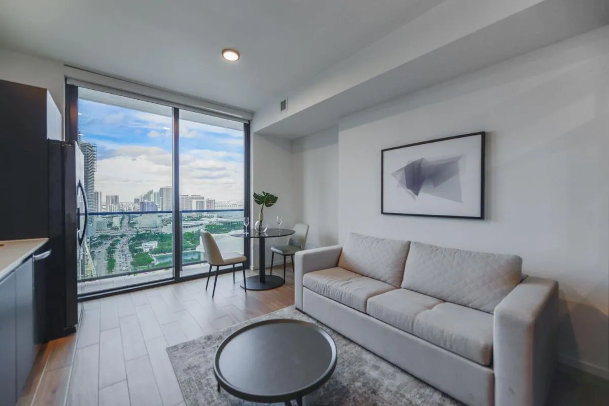 Image 1 of Breathtaking Studio with Bay & City Views