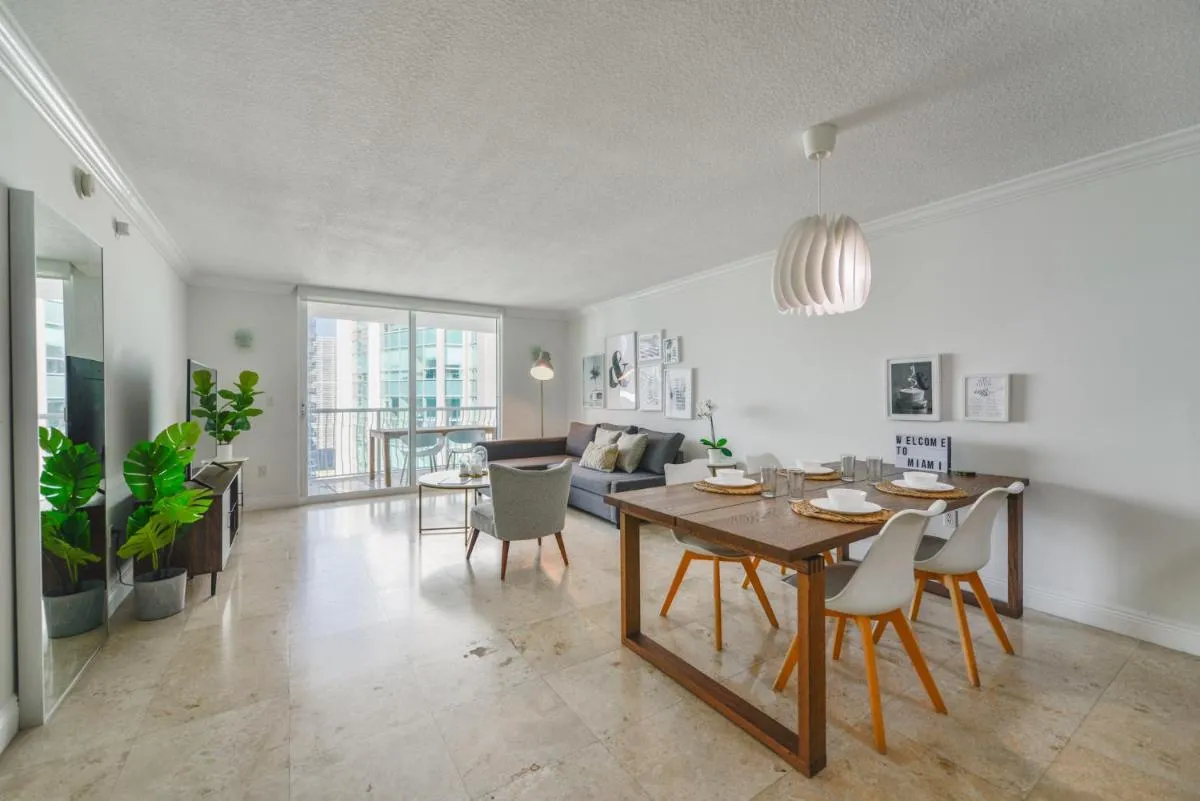 Image 4 of Brickell High Floor Beautiful View by Palermo Home Miami