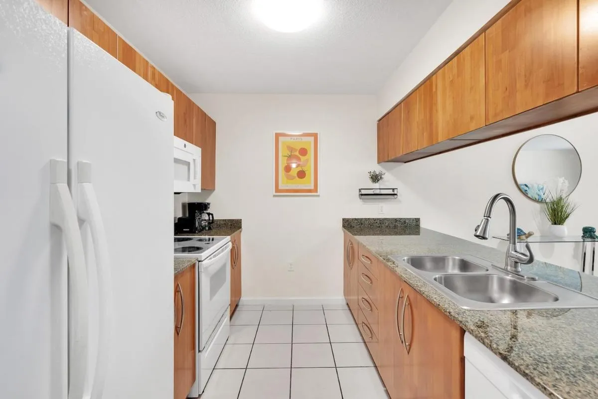 Image 4 of Brickell Key Gem: Stylish 1-Bed W/ Free Parking