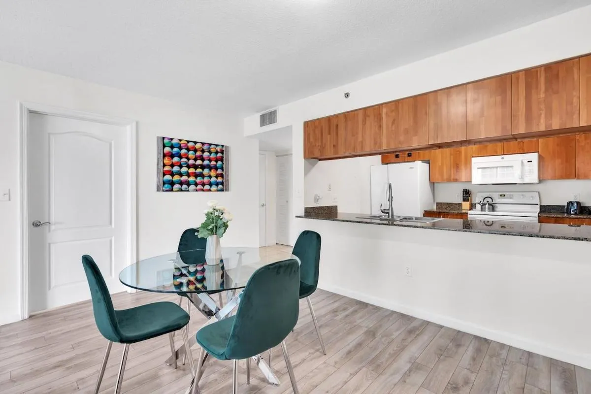 Image 2 of Brickell Key Gem: Stylish 1-Bed W/ Free Parking