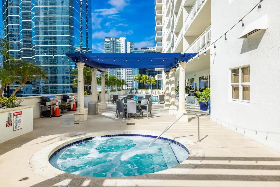 Image of Brickell Miami Unit, Amazing view, balcony, Pool, 1 free Parking