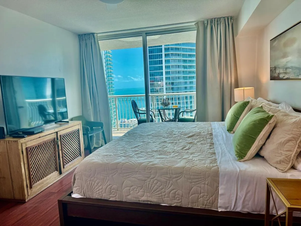 Image 1 of Brickell Miami Unit, Amazing view, balcony, Pool, 1 free Parking