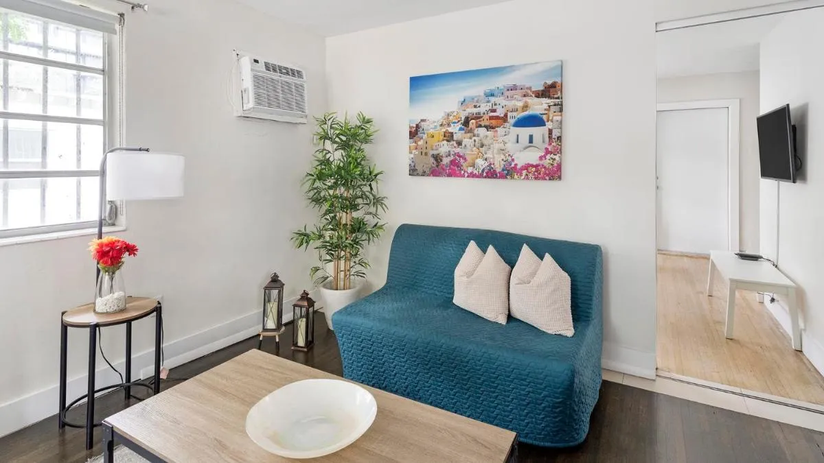 Image 4 of Brickell Pearl Cozy House Beach 10 min Location