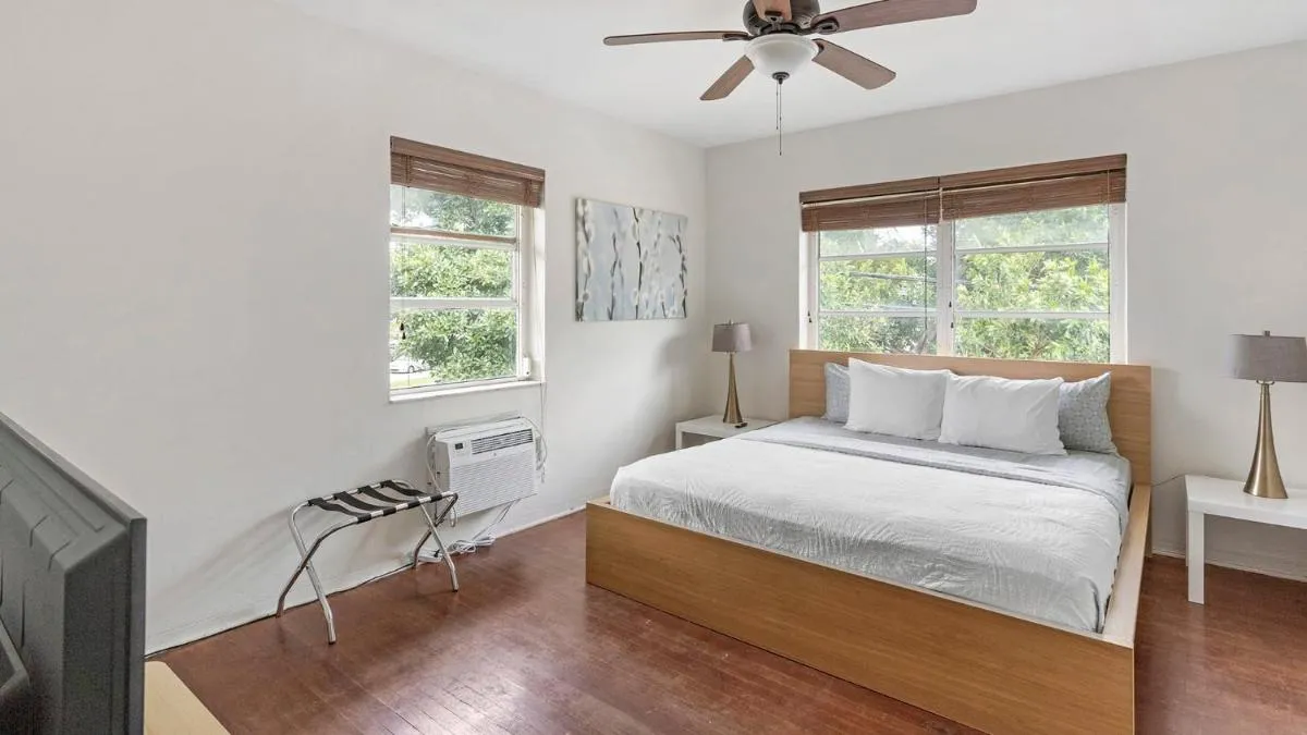 Image 1 of Brickell Tree Apartment Beach 10min Location Shops