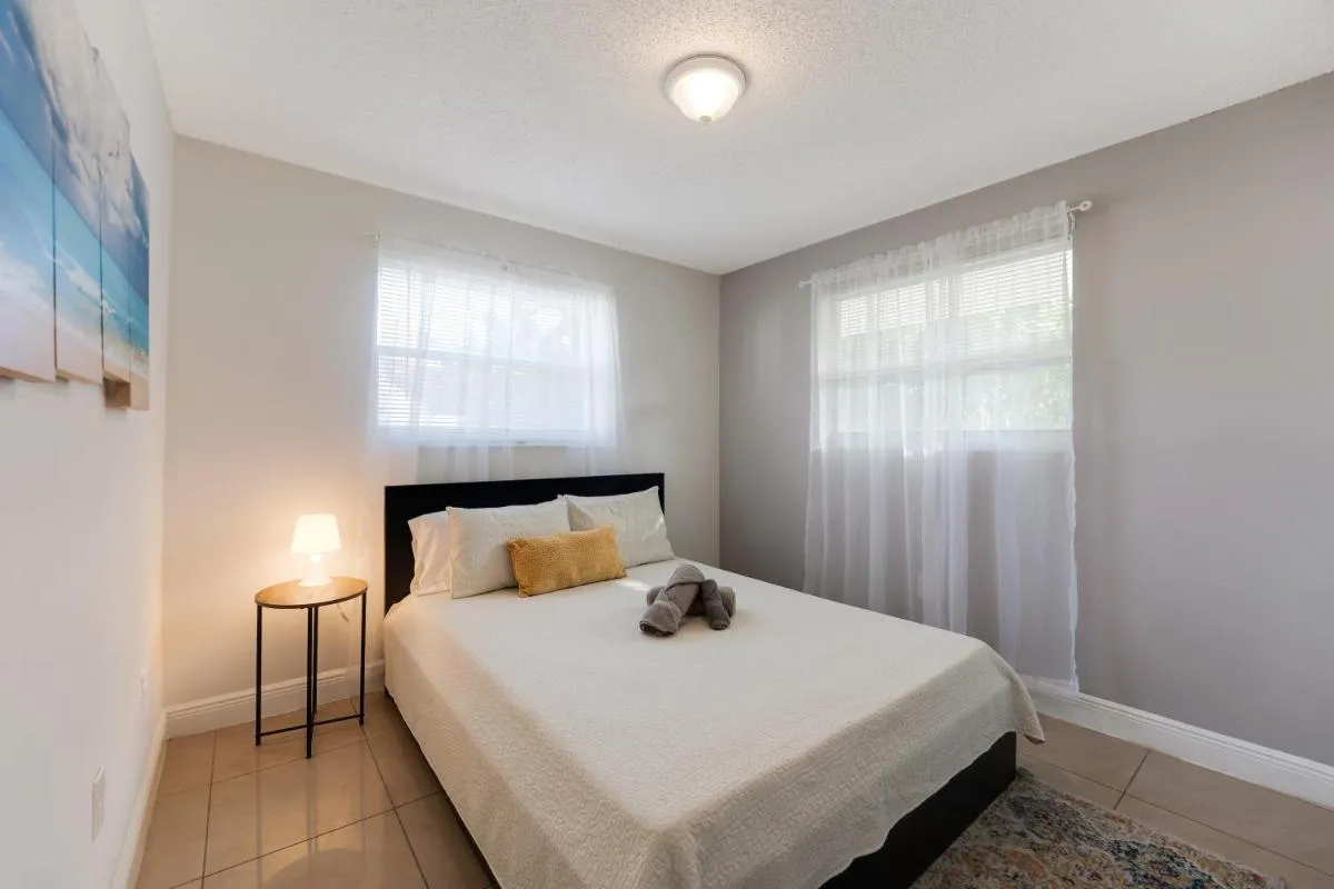 Image 1 of Bright & Spacious 2 Br Apt In Miami