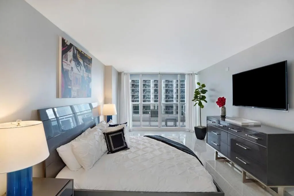 Image 5 of Calypso – Gorgeous Miami Renovated Spacious Condo!