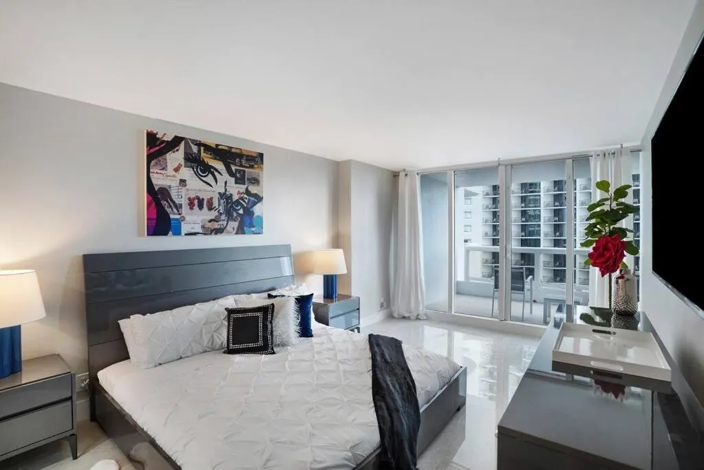 Image 1 of Calypso – Gorgeous Miami Renovated Spacious Condo!