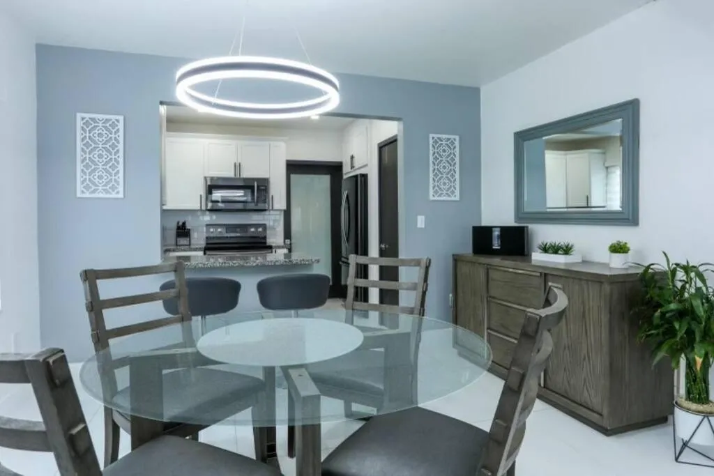 Image 3 of Casa Bella Gated Home with Pool & BBQ 1641
