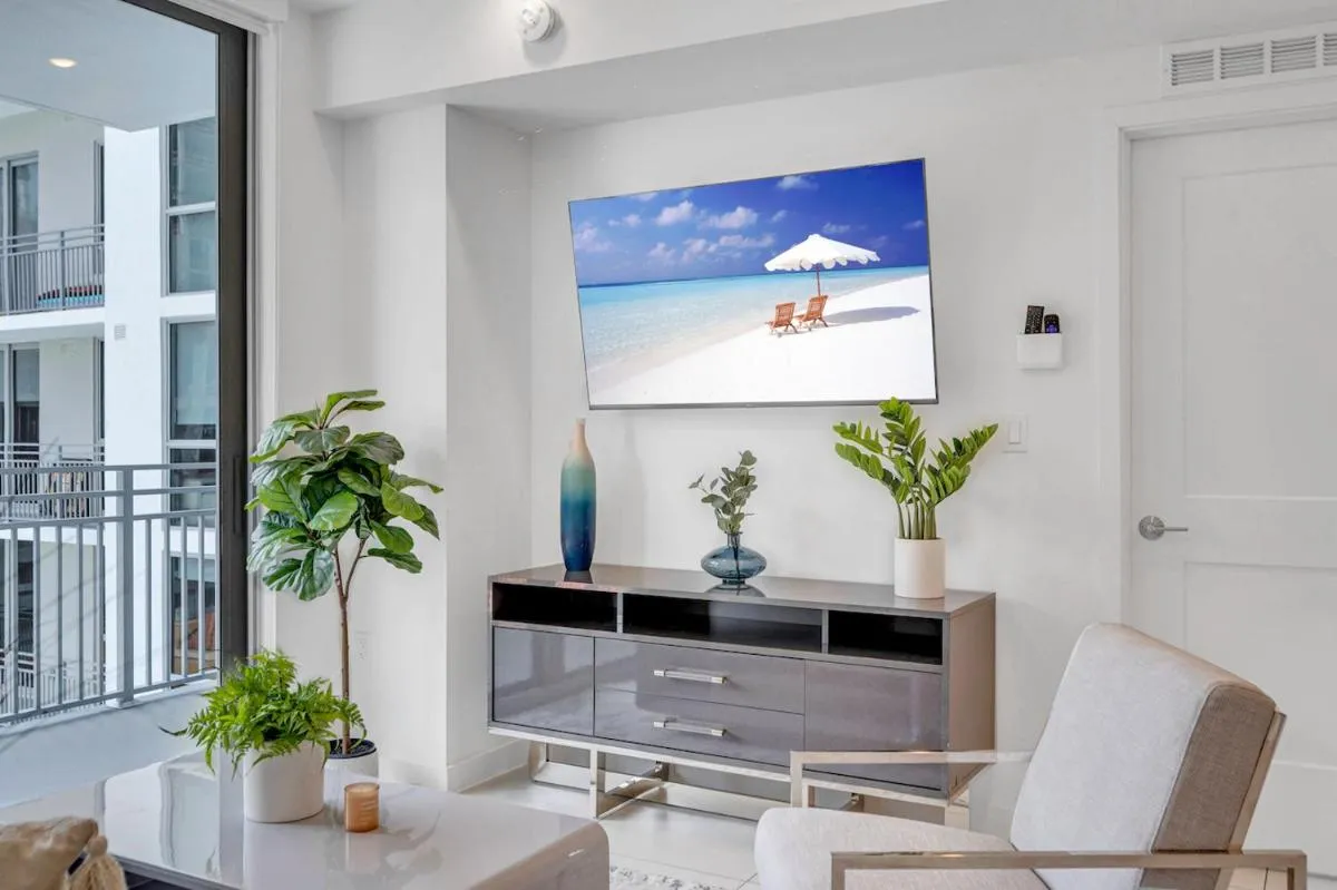 Image 6 of Centrally Located 2 BED in the Heart of Downtown With Free Parkin