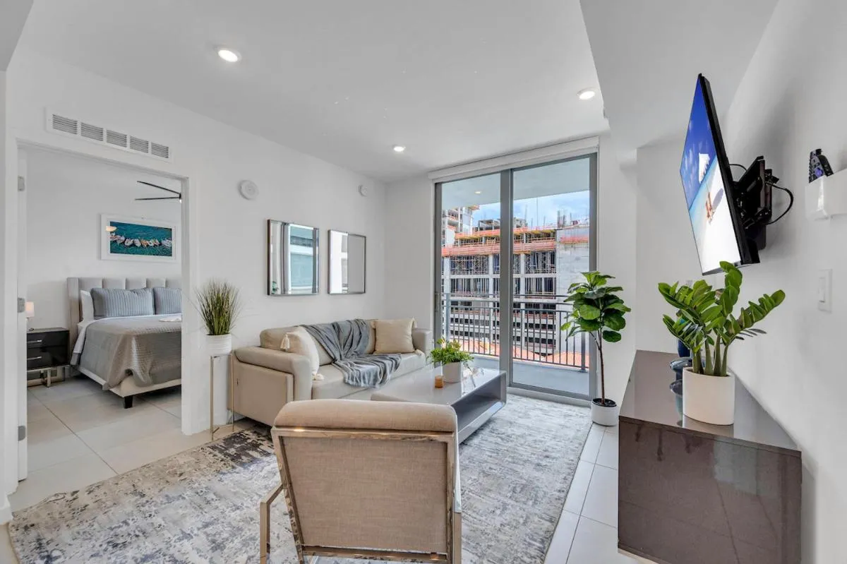 Image 2 of Centrally Located 2 BED in the Heart of Downtown With Free Parkin