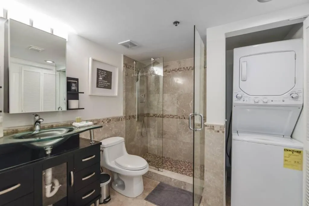 Image 2 of Centric Modern 40thFloor Brickell Condo FREE parking by Palermo Home Miami