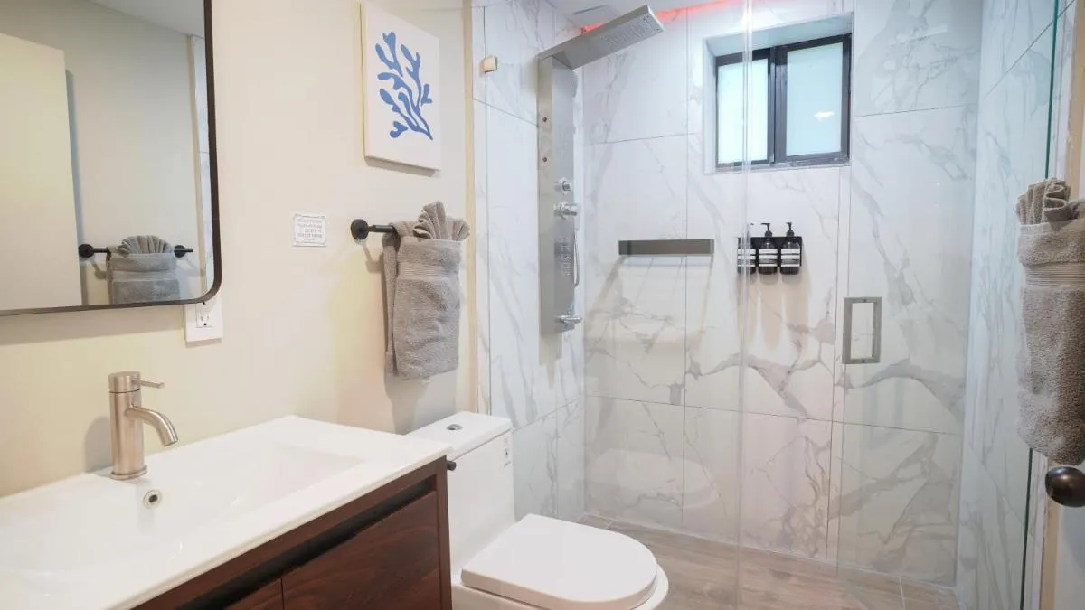 Image 2 of Charming Apartment: Comfort Awaits
