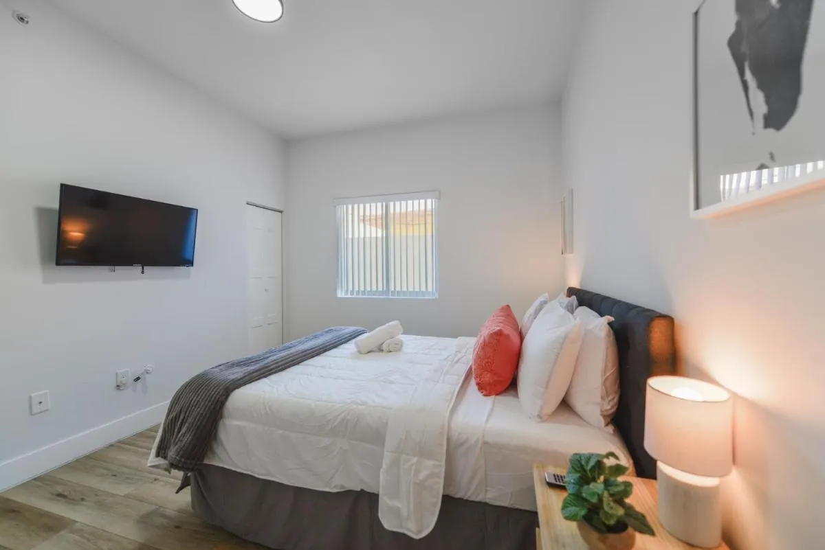 Image 1 of Charming Apt Near to Stadium LoanDepot Park