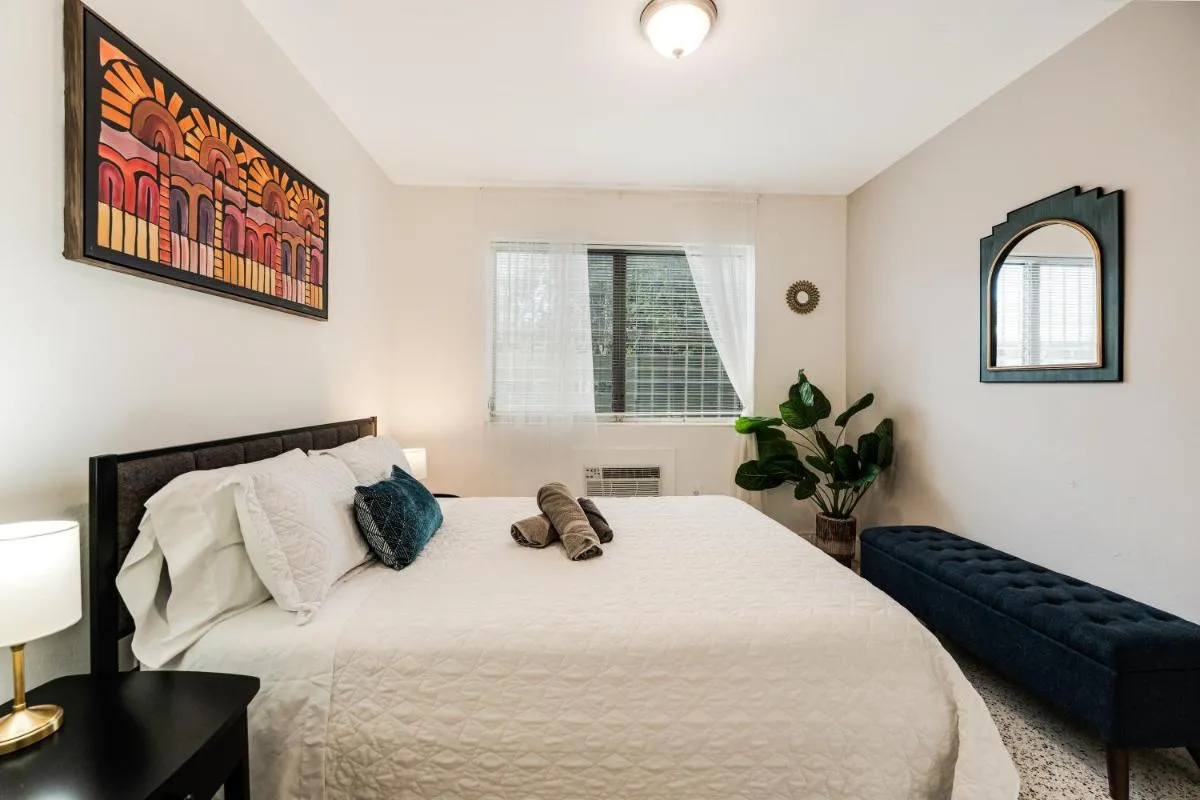 Image 1 of Chic 1br Apartment In Miami Prime Location