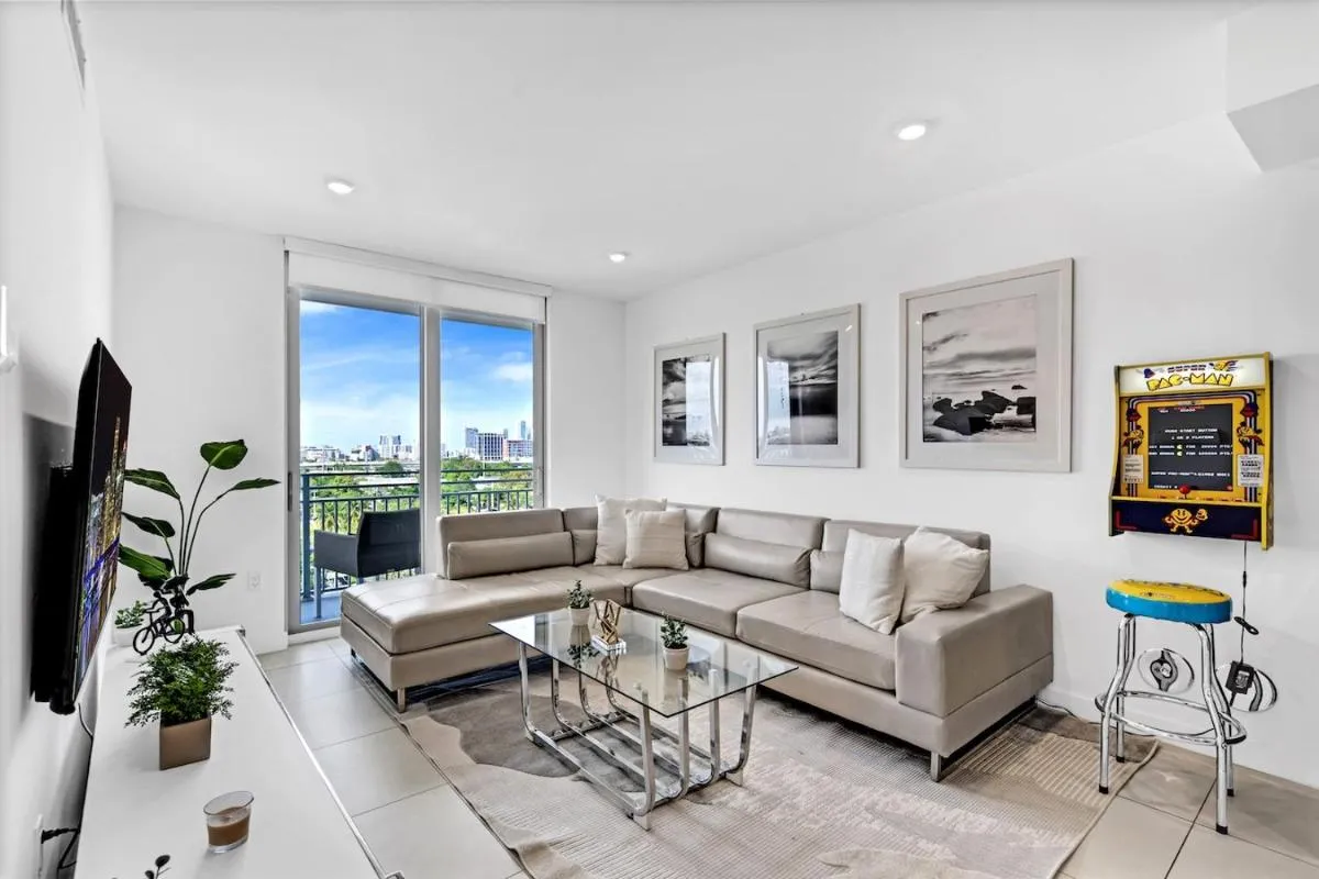Image 4 of Chic 3 Bed Retreat Mins Brickell With Free Parking