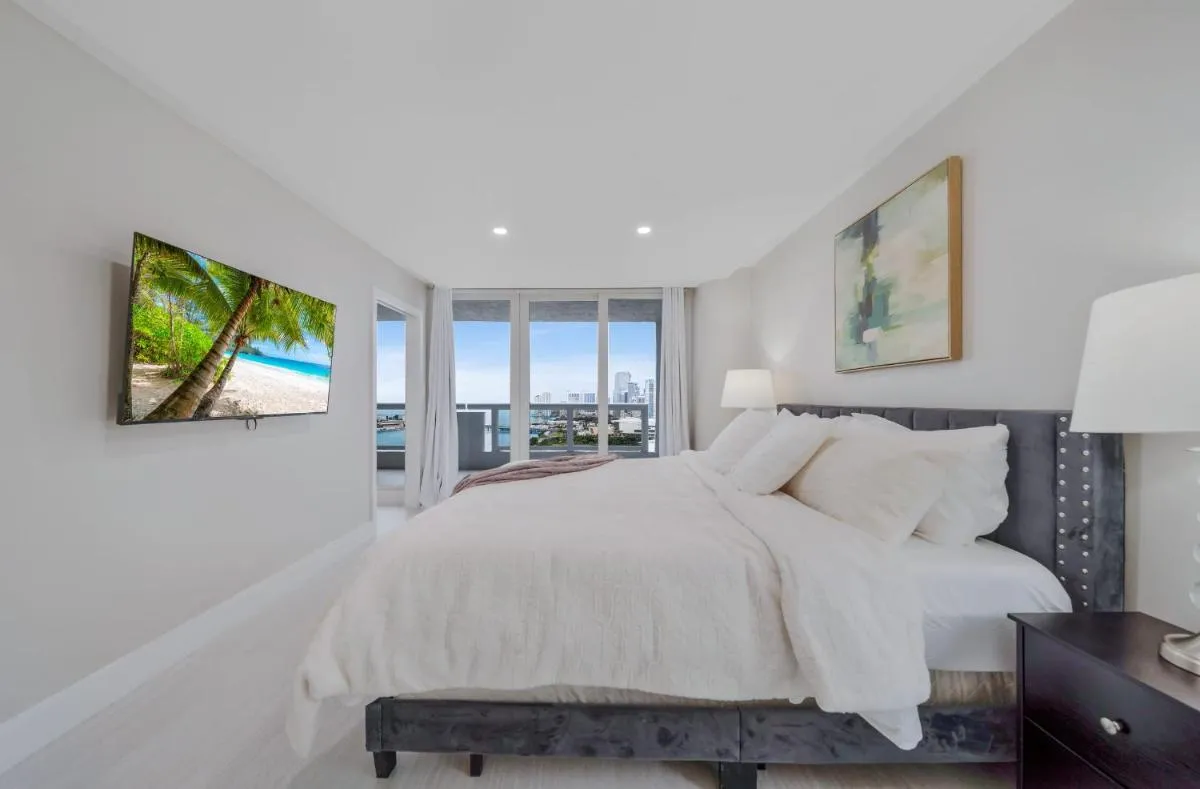 Image 1 of City Vibes Ocean View