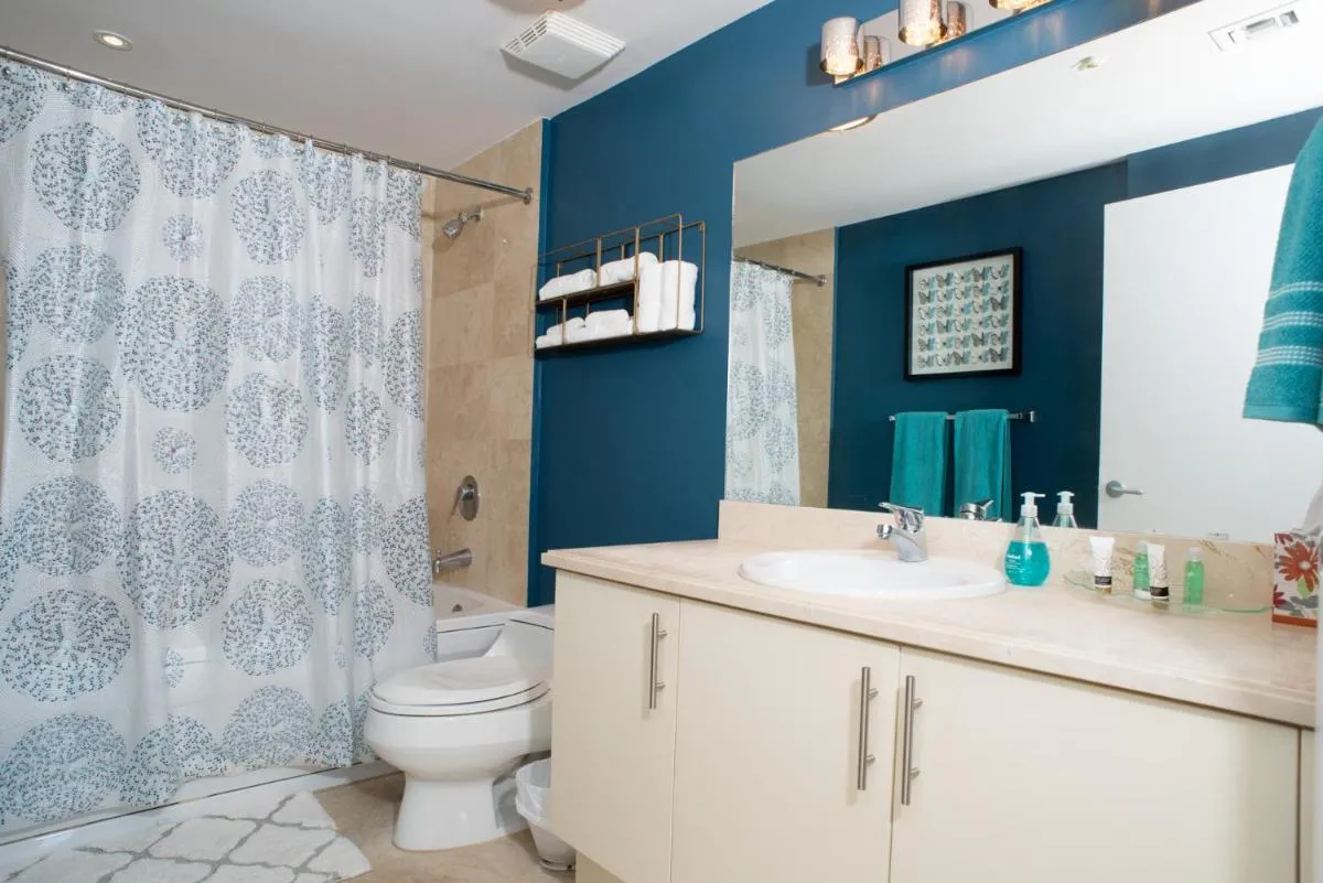 Image 2 of Coconut Grove Gorgeous Bay View 1 bedroom Condo Includes Parking