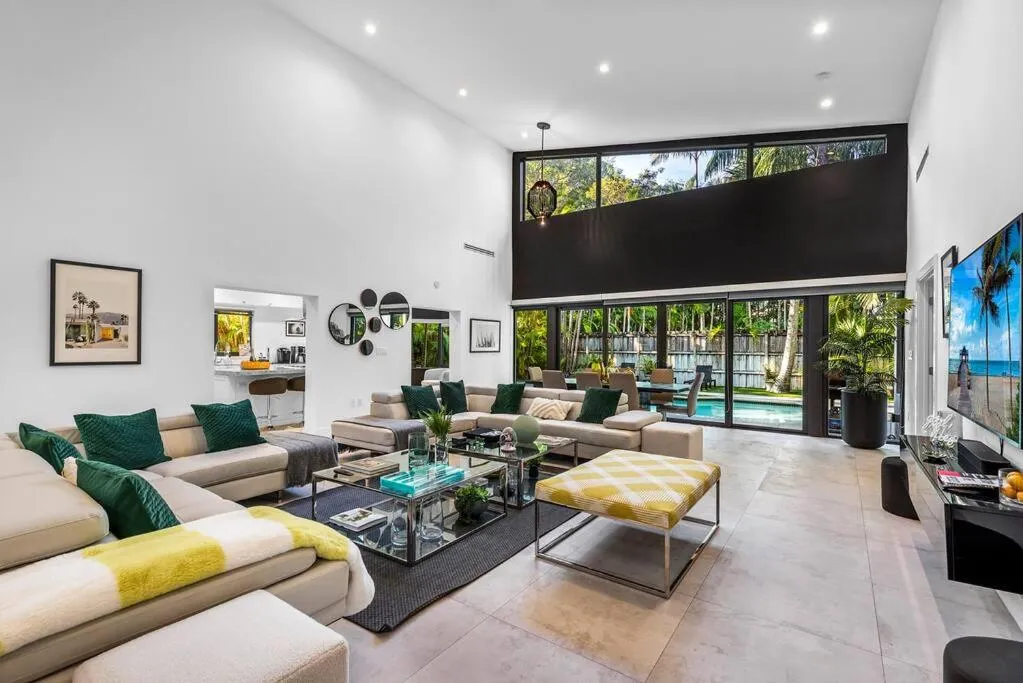 Image 5 of Coconut Grove Villa with heated Pool sleeps 12