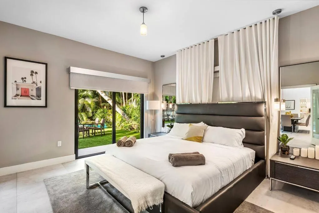 Image 1 of Coconut Grove Villa with heated Pool sleeps 12
