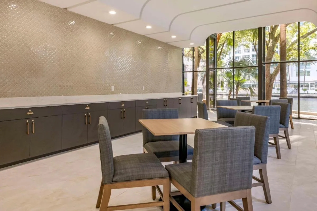 Image 4 of Comfort Inn & Suites Downtown Brickell-Port of Miami
