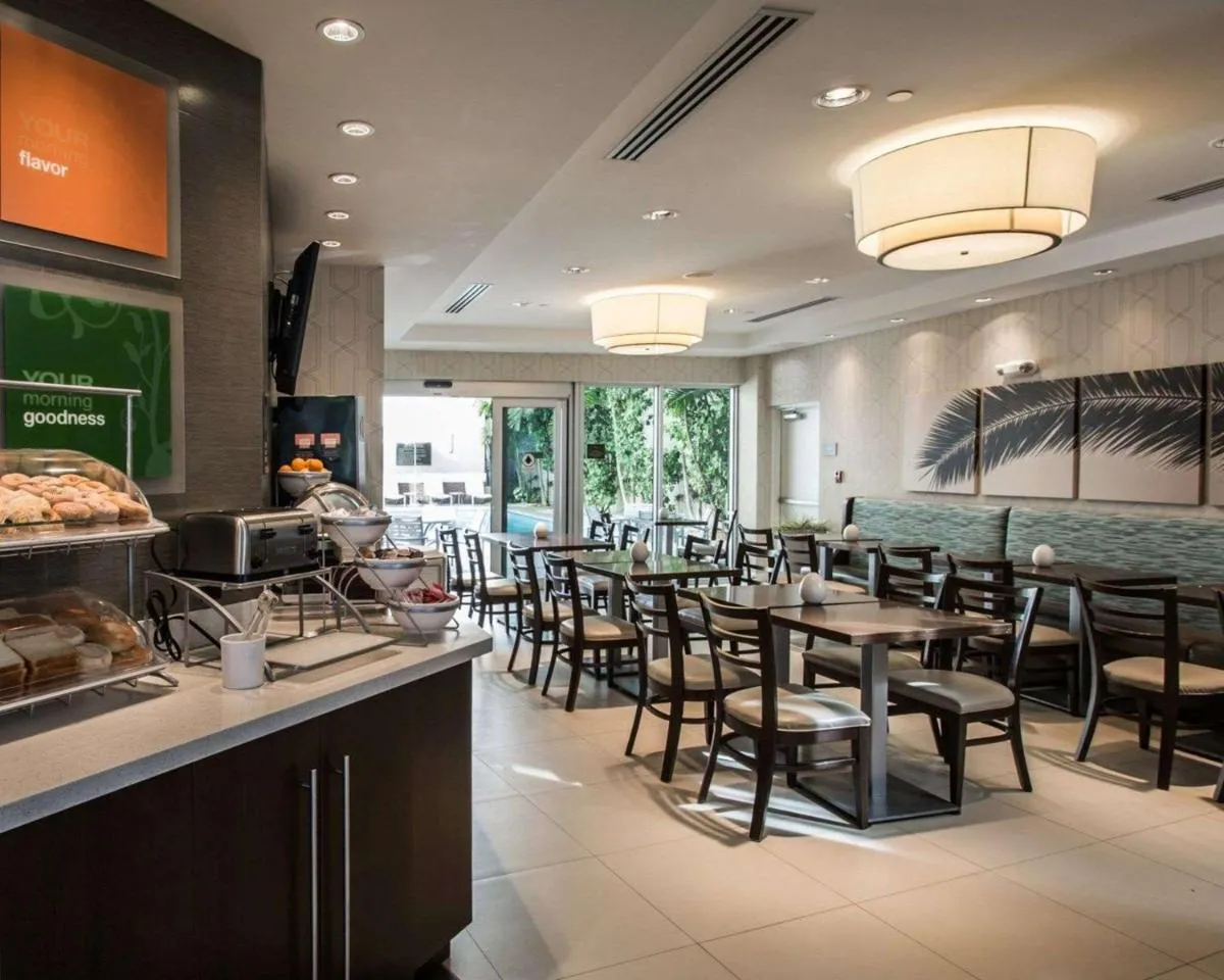 Image 4 of Comfort Suites Miami Airport North