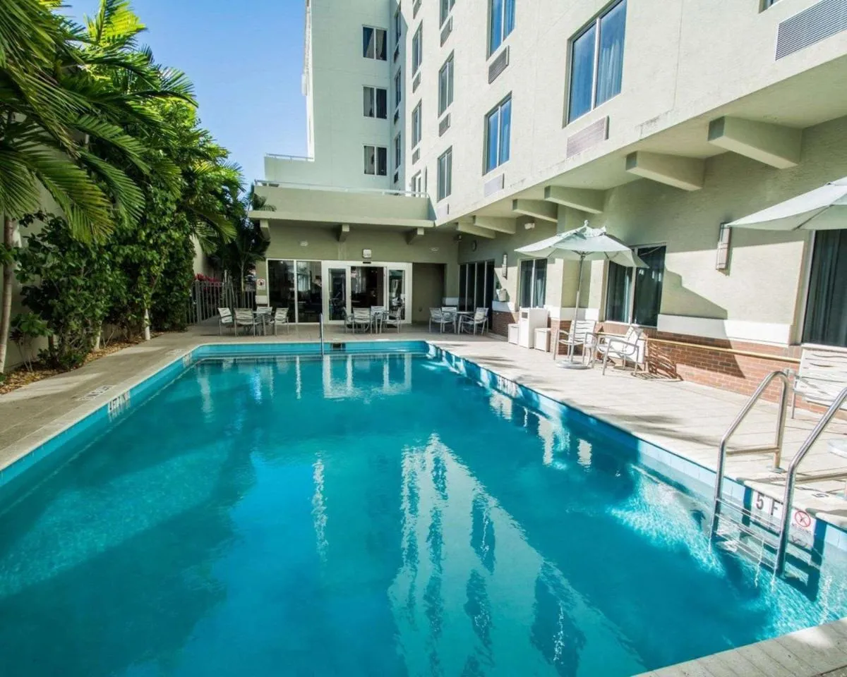 Image 3 of Comfort Suites Miami Airport North
