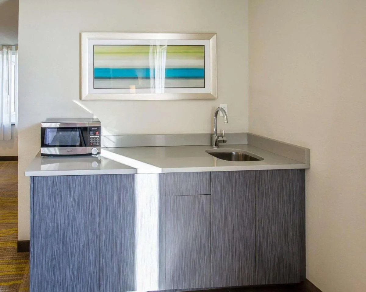 Image 2 of Comfort Suites Miami Airport North