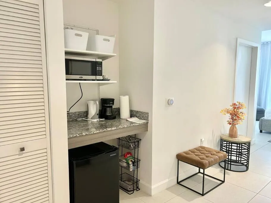 Image 4 of Comfortable Studio suites in downtown Doral