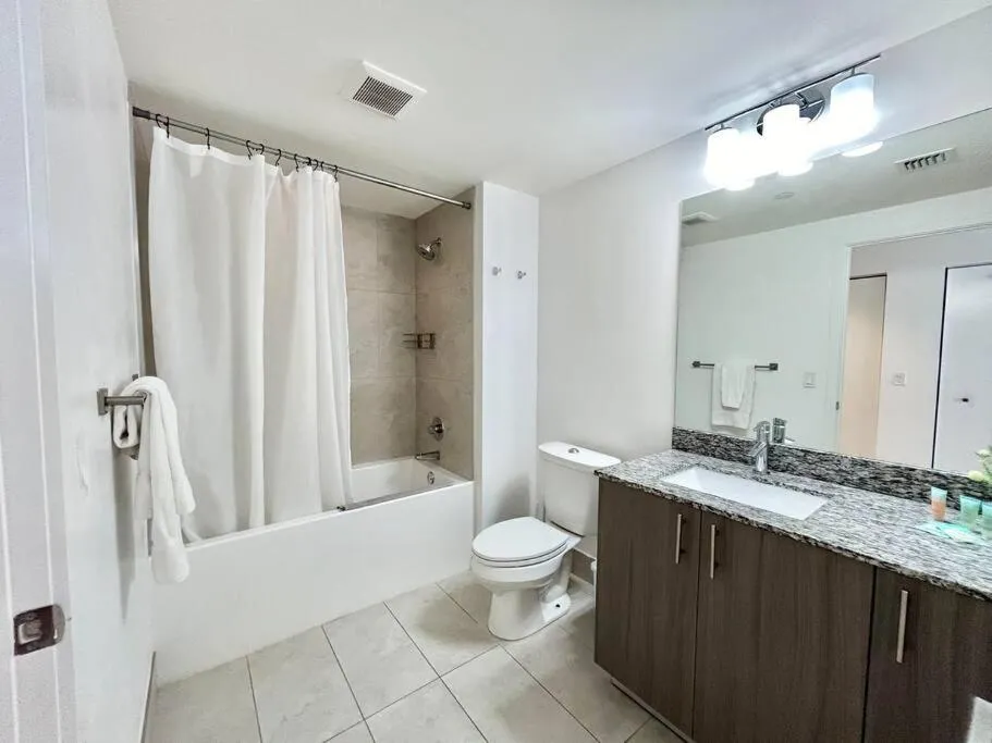 Image 2 of Comfortable Studio suites in downtown Doral
