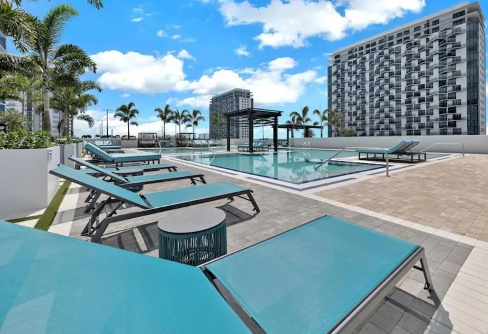 Image 3 of Comfortable Studio suites in downtown Doral