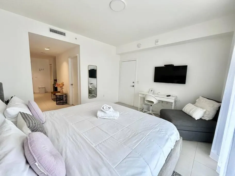 Image 5 of Comfortable Studio suites in downtown Doral