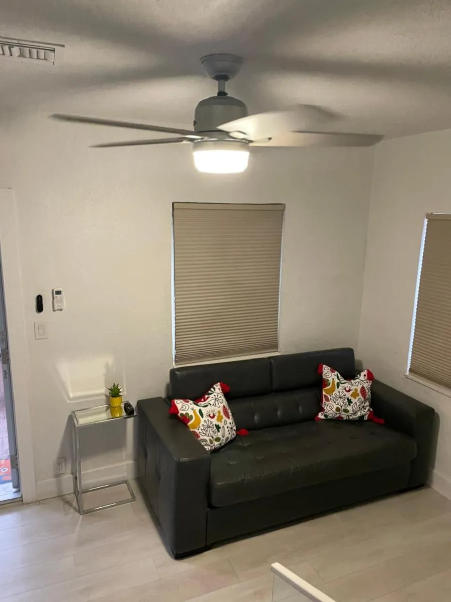 Image 1 of Comfortable modern apartment- central location.