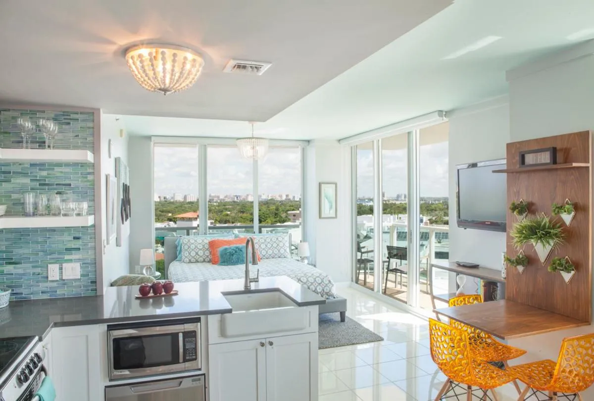 Image 4 of Connecting Rooms-Coconut Grove 10th Floor- Parking Included