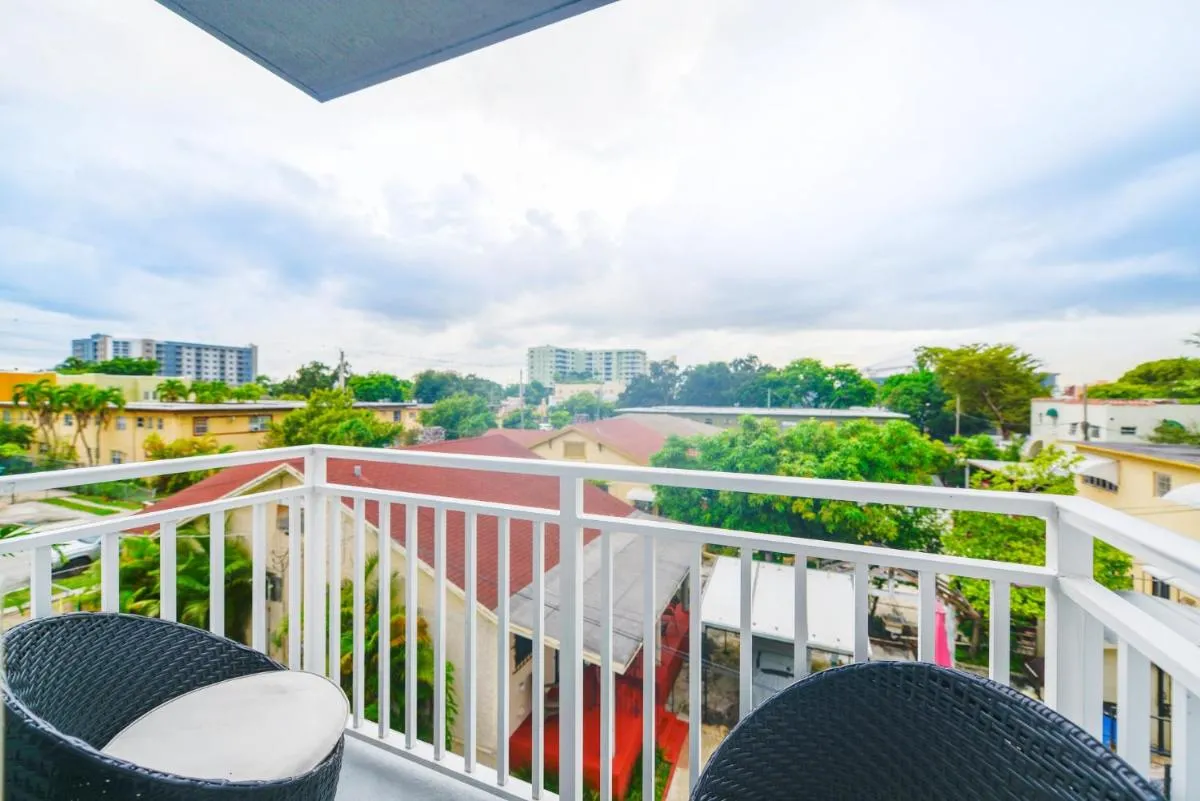 Image 4 of Convenient 2 BR Condo Near Marlins Park