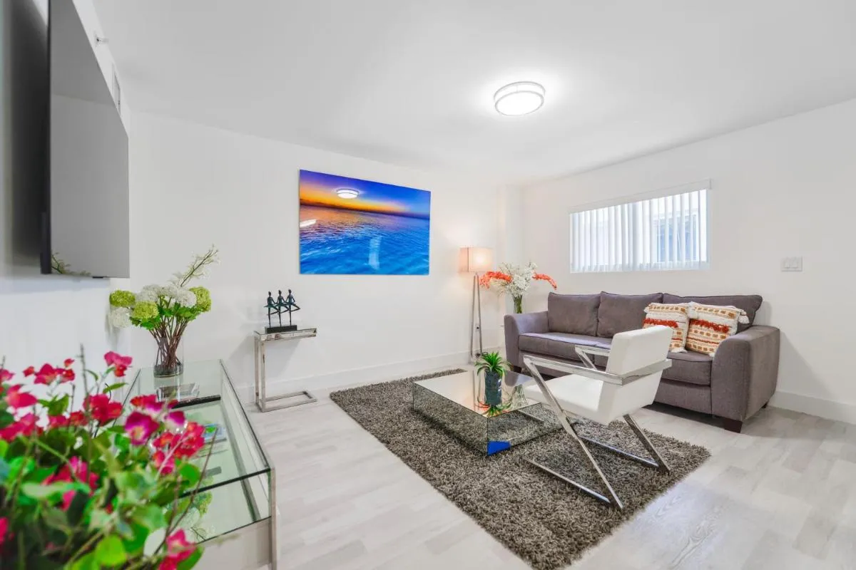 Image 6 of Convenient 2 BR Condo Near Marlins Park