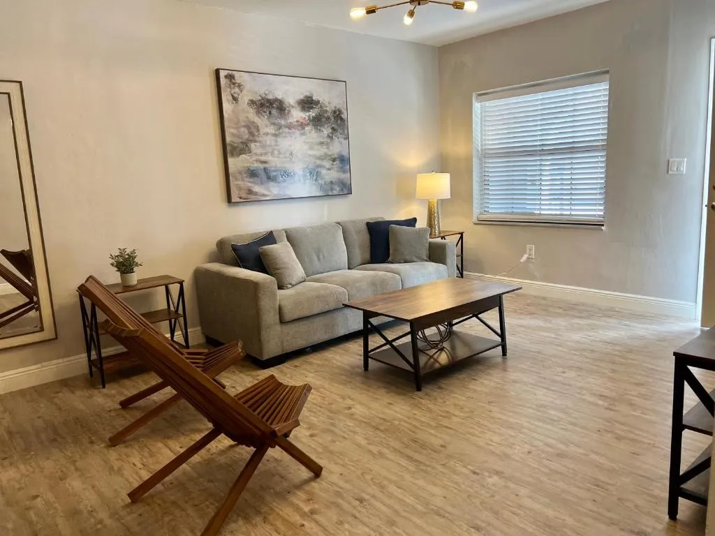 Image of Coral Gable 3BR house Parking &