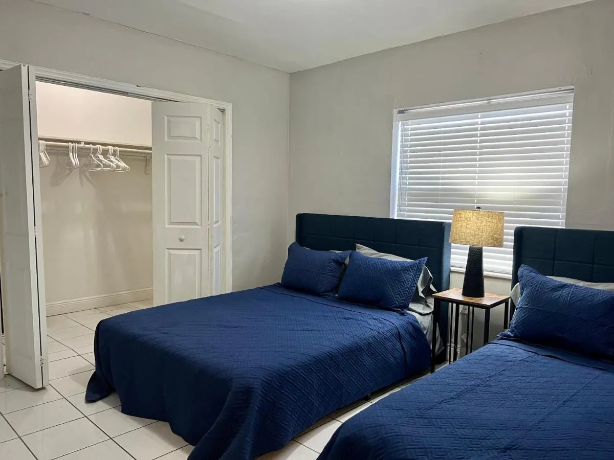 Image 6 of Coral Gable 3BR house Parking &