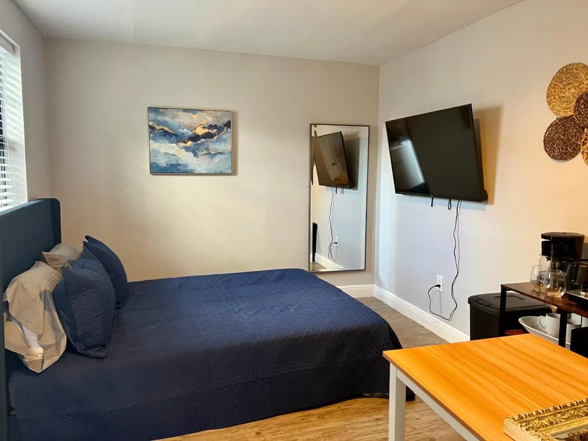 Image 4 of Coral Gable Studio & House Free Parking & Wifi