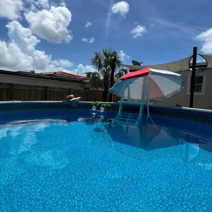 Image 3 of Coral Gables Home with POOL Near Airport. King beds