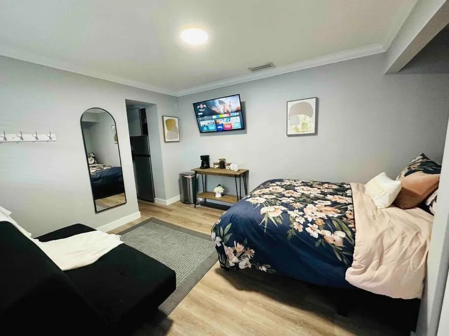 Image of Coral Gables Miami Studio near Airport and Beaches